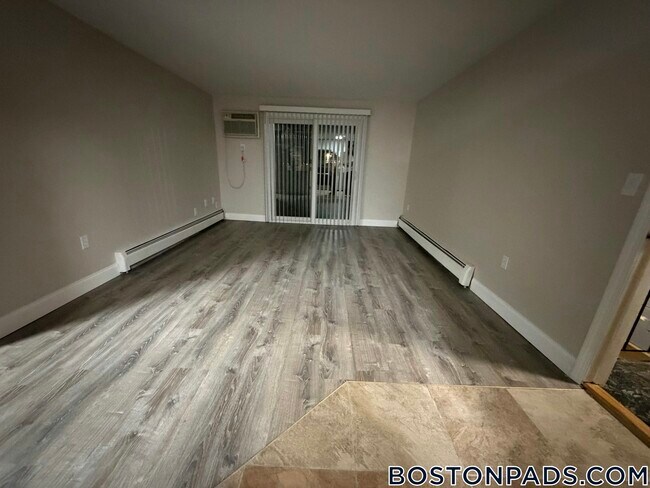 Foto del edificio - 169 Aiken Ave