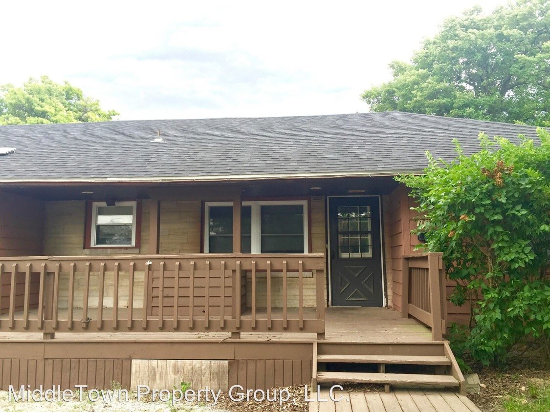 Primary Photo - 6 br, 2 bath House - 1300 N Virginia Ave.