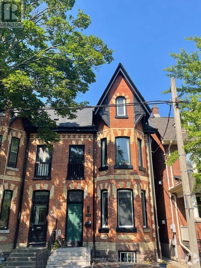Building Photo - 226 Shaw St