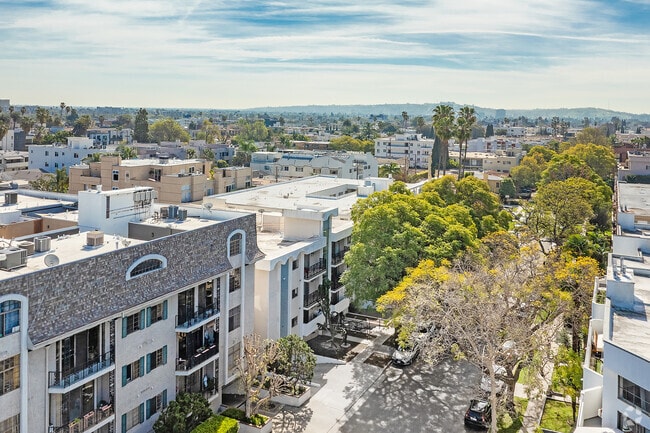Aerial Photo - 814 S Wooster St
