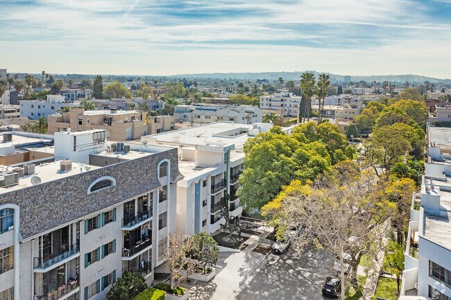 Foto aérea - 814 S Wooster St