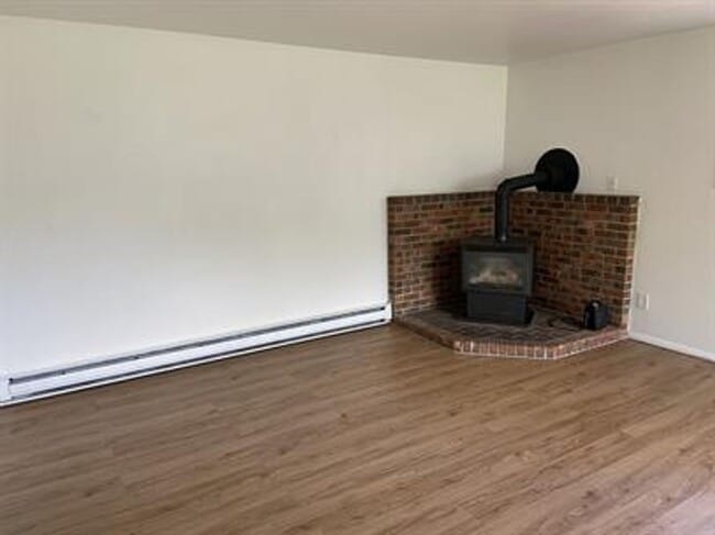 Building Photo - 500 S Circle Dr