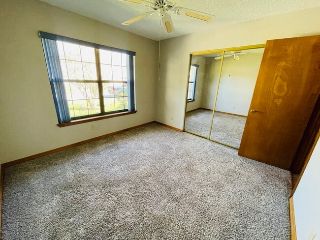 Building Photo - 1113 Oak Forest Cir