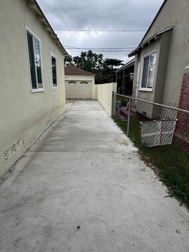 Foto del edificio - 5148 Alvada St