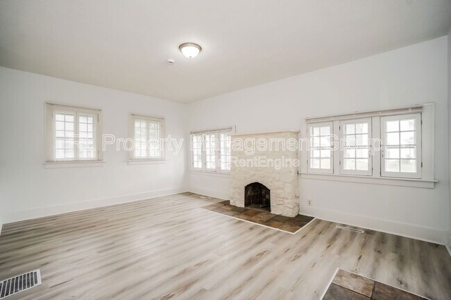 Foto del edificio - 56 E Coshocton St