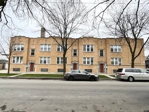 Building Photo - 950 N Kildare Ave
