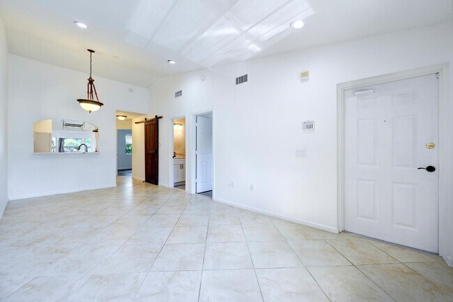 Foto del edificio - 3478 Briar Bay Blvd
