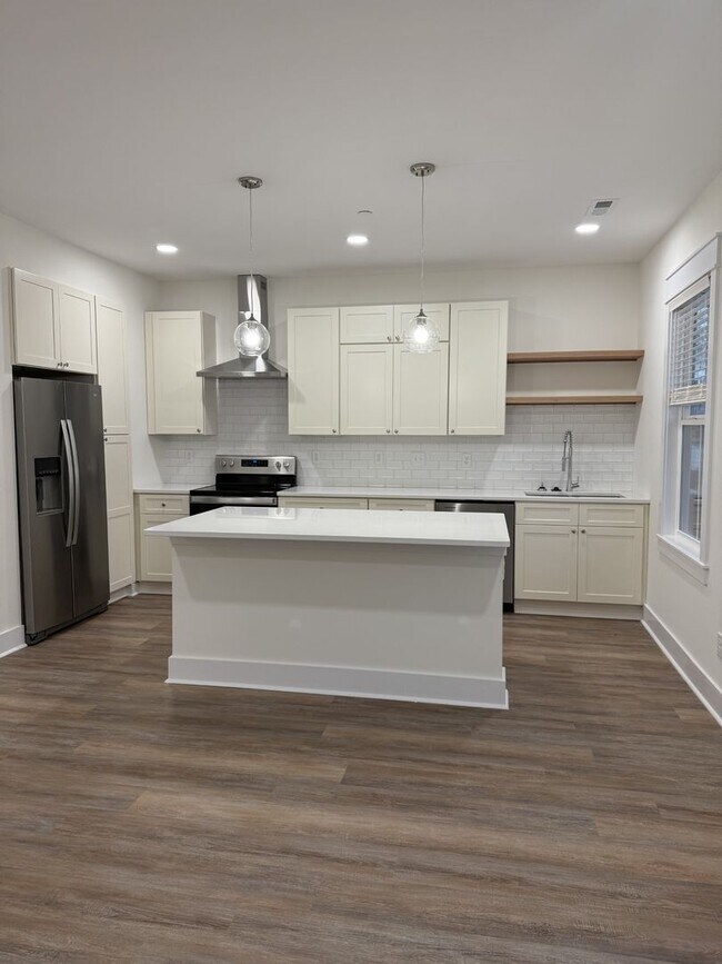 Building Photo - 3-Bedroom + Flex Room at Highbury