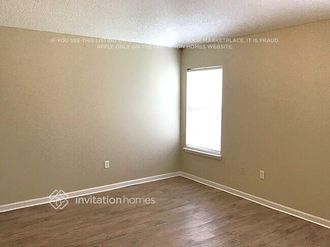 Foto del edificio - 3513 Whisper Creek Blvd