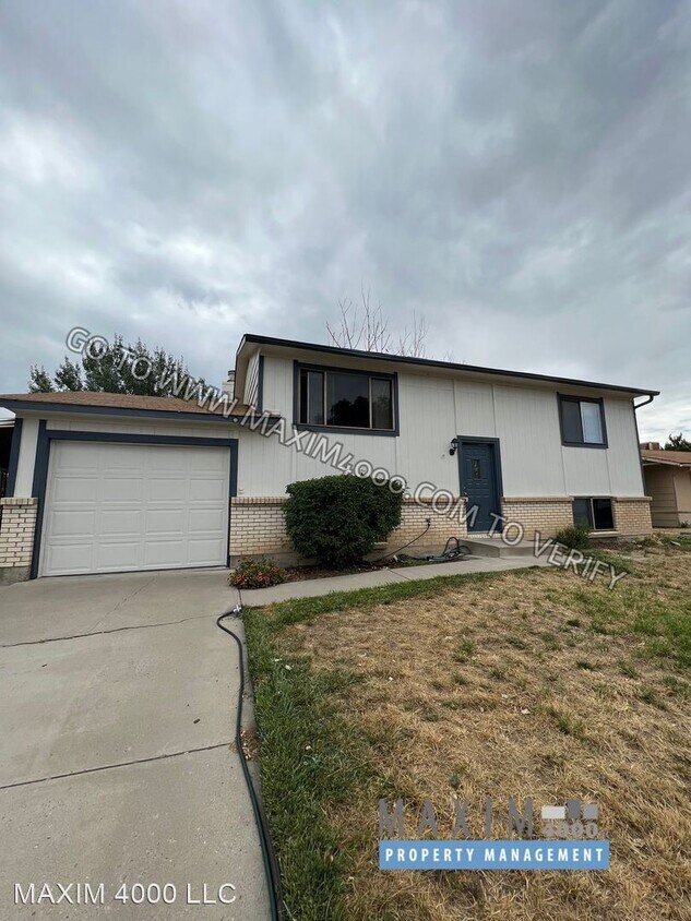Foto principal - 4 br, 2 bath House - 494 1/2 ANJOU DRIVE