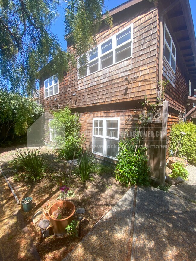 Building Photo - 2914 Lorina St
