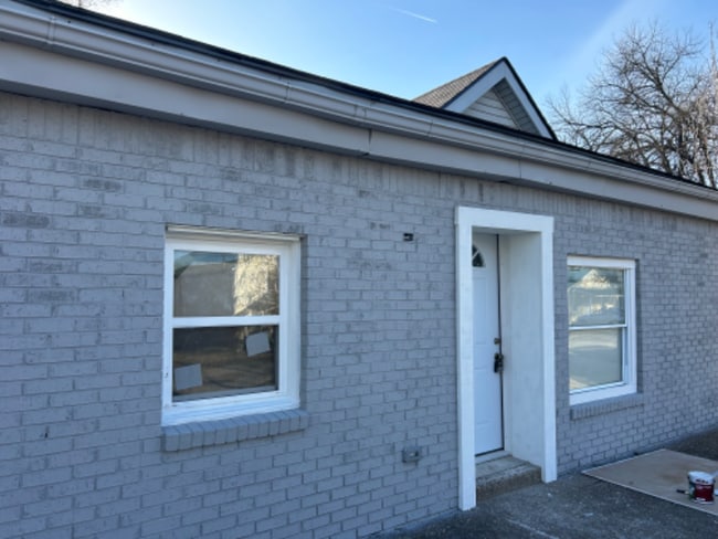 Photo - 811 W 8th St House