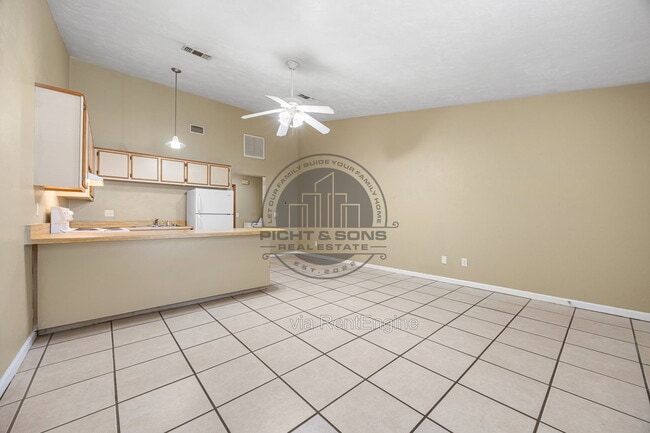 Building Photo - 1260 Continental Ct