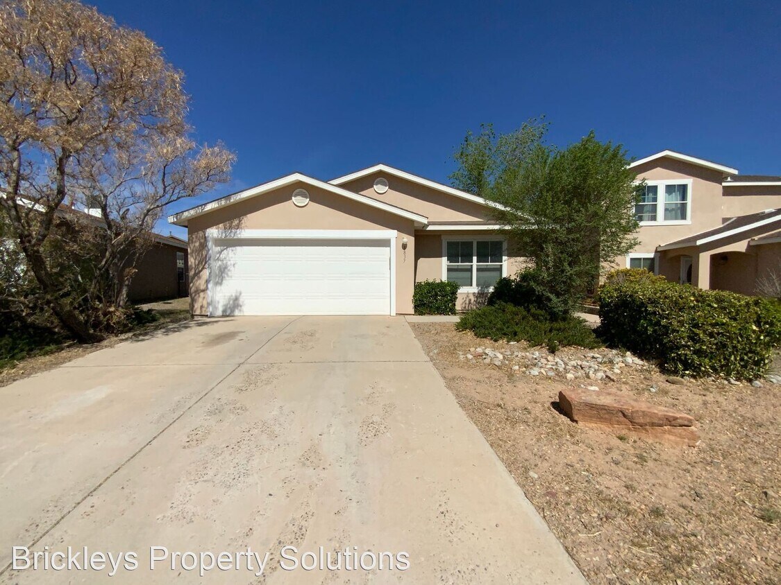 Primary Photo - 3 br, 2 bath House - 1837 Round Up Dr NE