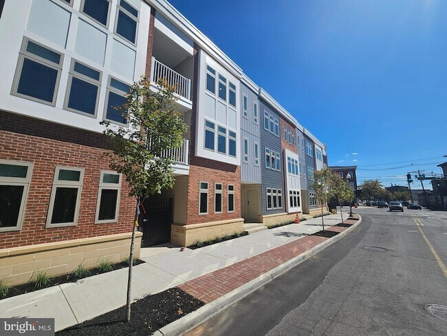 Foto del edificio - 200 Hamilton Ave