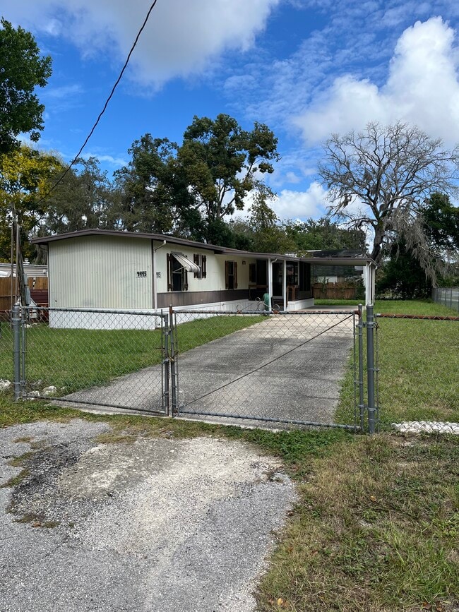 Building Photo - 9445 Pontiac St