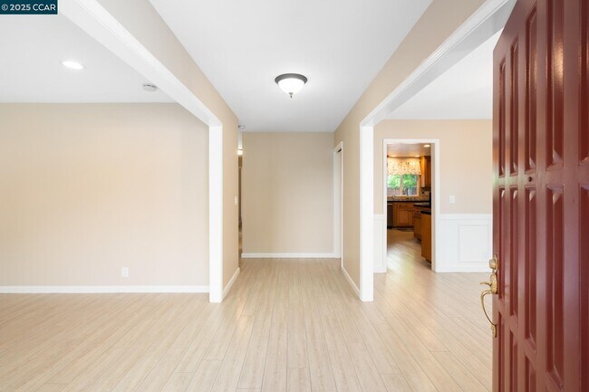 Foto del edificio - 3158 Randick Ct
