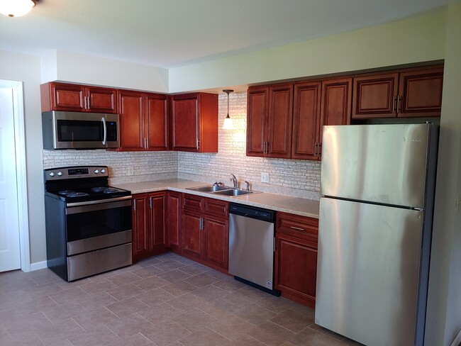 Building Photo - 301 W Christy Dr