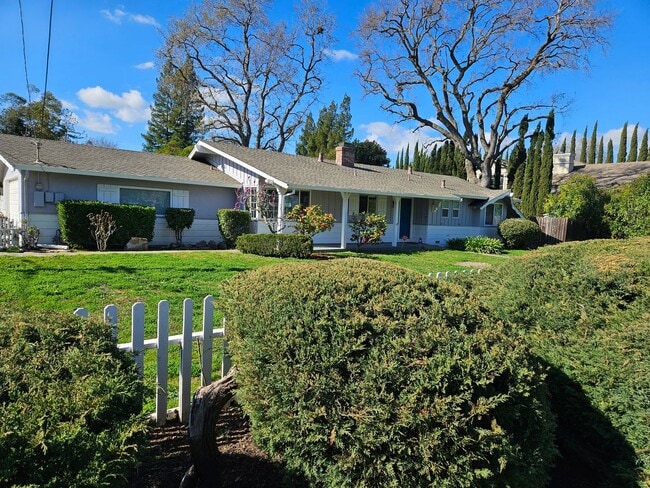 Building Photo - Charming Walnut Creek Ranch-Style Home