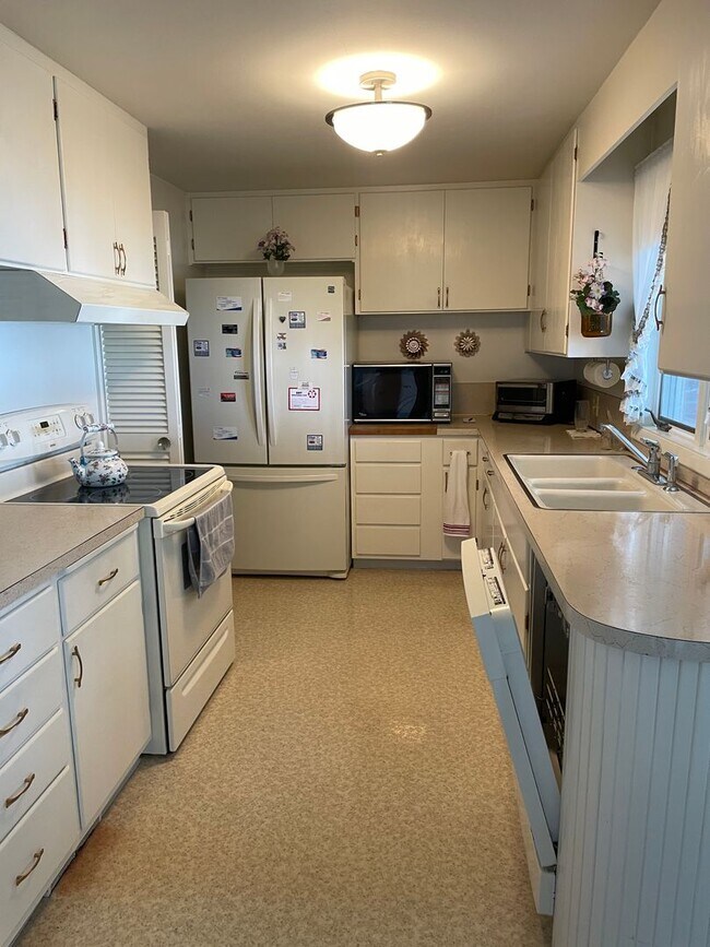 Foto del edificio - 302 N Crestview Dr