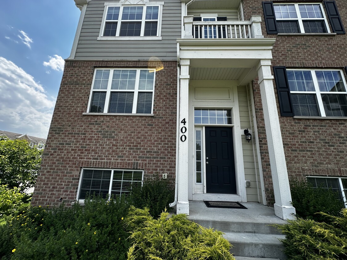 Primary Photo - 400 Prairie Ct