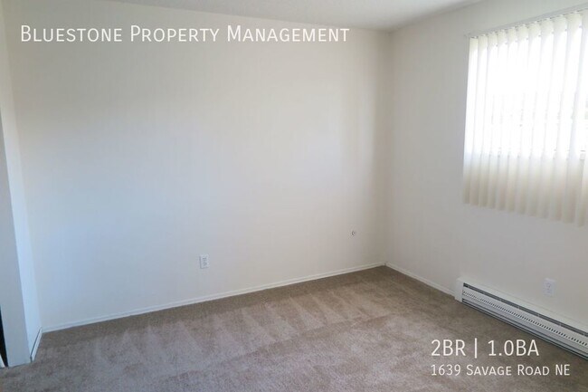 Building Photo - 2 Bedroom 1 Bath in Salem Available June!