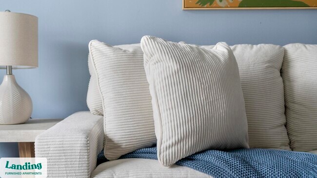 Foto del edificio - 900 E Six Forks Rd