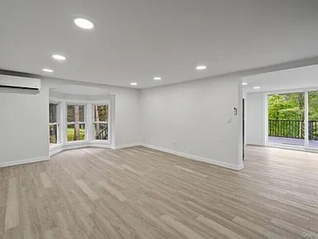 Foto del edificio - Fully Renovated 3BR Retreat on Highland La...