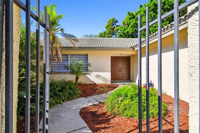 Foto del edificio - 970 Rolling Hills Dr