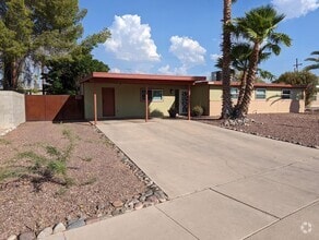 Building Photo - 524 N Sarnoff Dr