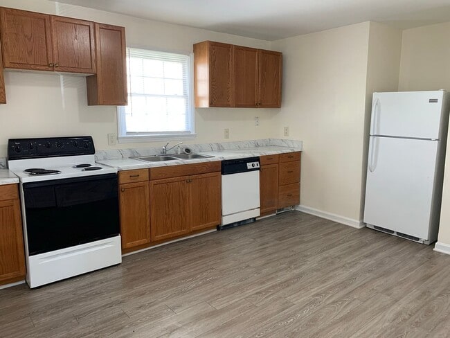 Building Photo - SHORT TERM HOME RENTAL AVAILABLE IN DESIRABLE HAYES BARTON/MIDTOWN--RANCH--3 BEDROOMS-2 BATHS--RO...