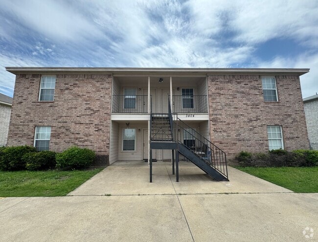 Building Photo - 3404 Zephyr Rd
