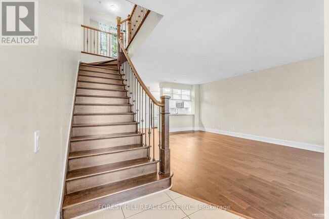 Building Photo - 15 Viking Ln