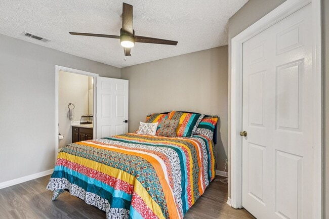 Foto del edificio - Laguna Place Apartments