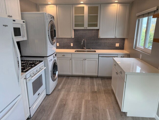 Foto del edificio - 4742.5 Lotus St