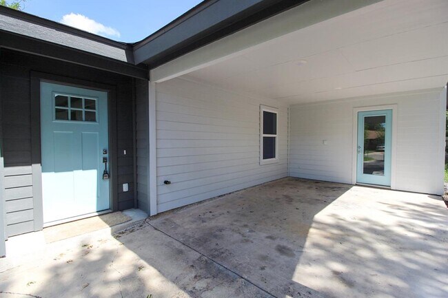 Building Photo - 1100 Monte Vista Dr