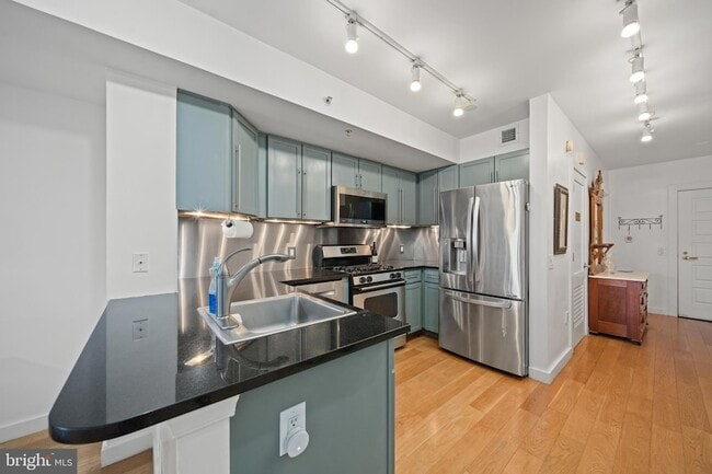 Building Photo - 631 D Street NW