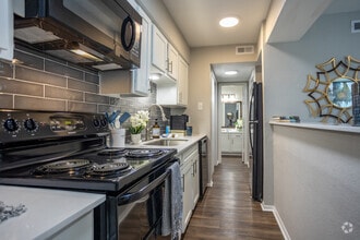 Interior Photo - Lavera at Lake Highlands