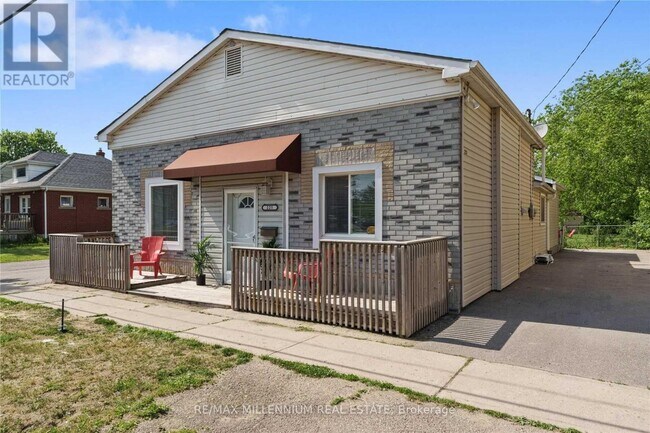 Building Photo - 225 Grand River Ave