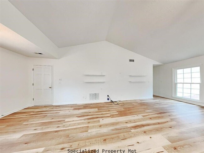 Building Photo - 4660 Hampton Square Dr