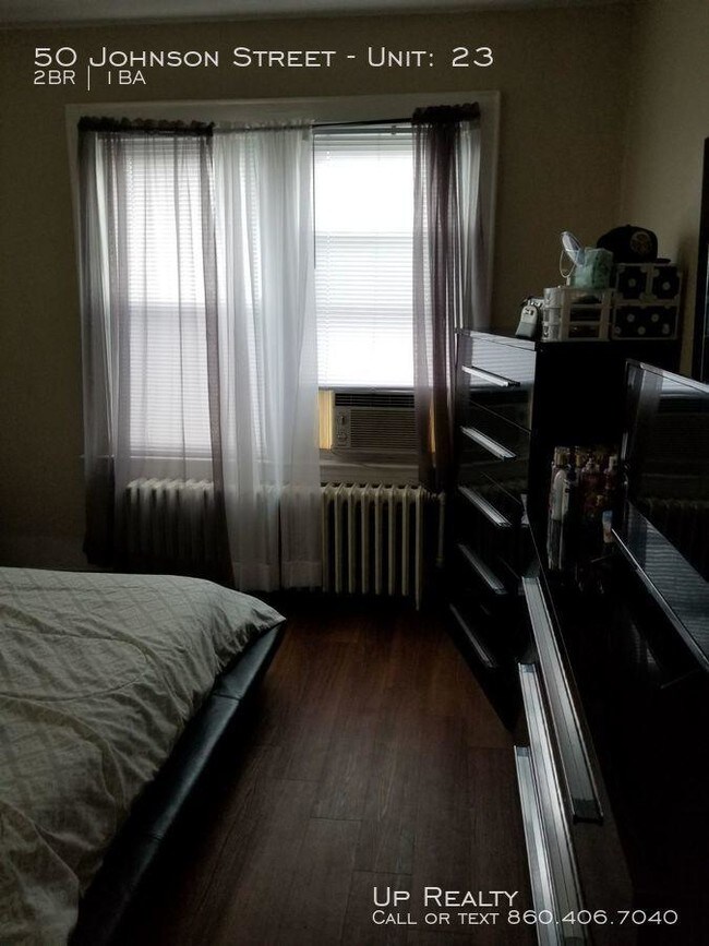 Building Photo - 2 bedroom in Waterbury CT 06710