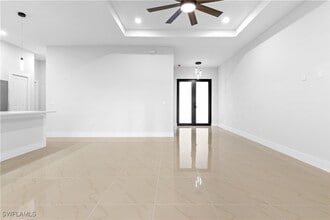 Building Photo - 456 Mercedes Ct