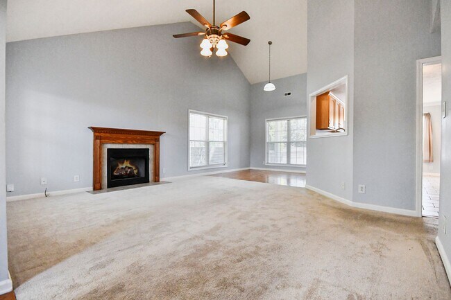 Foto del edificio - Three Bedroom with Bonus and Pool!