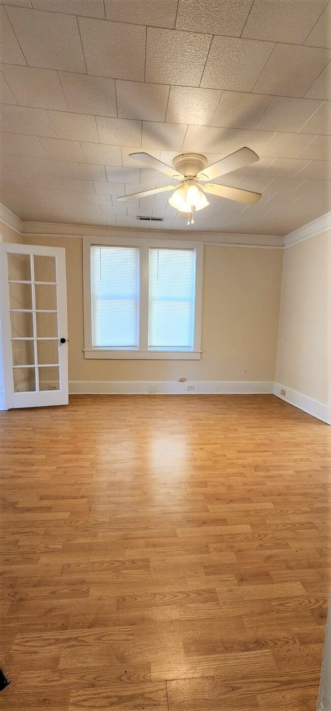 Foto del edificio - 413 N Magnolia St