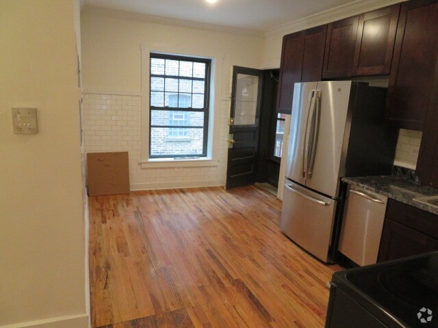 Building Photo - 845-55 W Agatite
