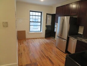 Building Photo - 845 W Agatite Ave