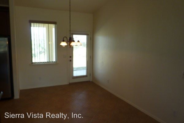 Building Photo - 9193 S Kings Ranch Rd