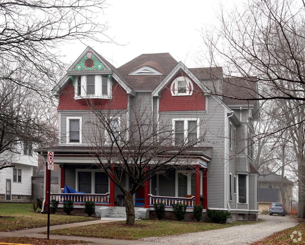 Foto principal - 892 Woodruff Place Middle Dr