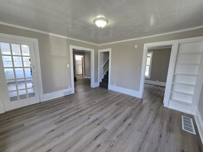 Foto del edificio - 740 W 11th St