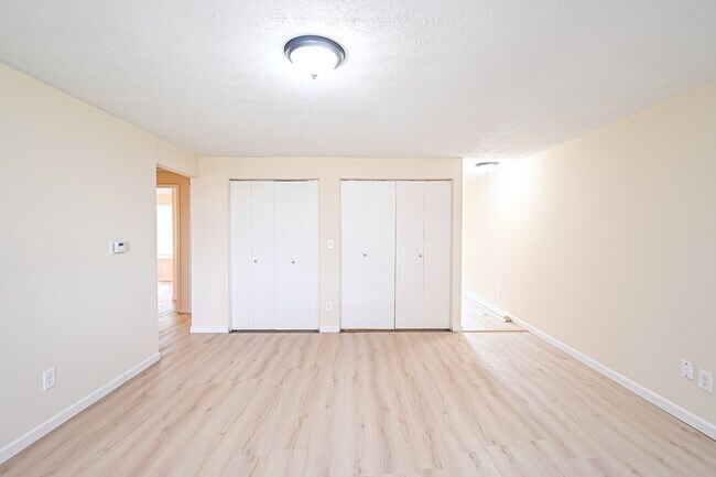 Foto del edificio - 6171 Little Creek Ct